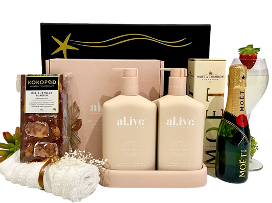 Best Gift Hamper to celebrate the special lady in your life! Shop online for delivery for a birthday occassion, relaxation or celebration for someone special. Delivering to Sunshine Coast, Noosa, Brisbane and Australia-wide